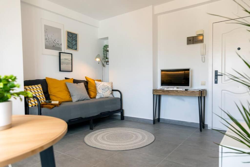 Beachfront Apartment Near Marbella Sitio de Calahonda エクステリア 写真