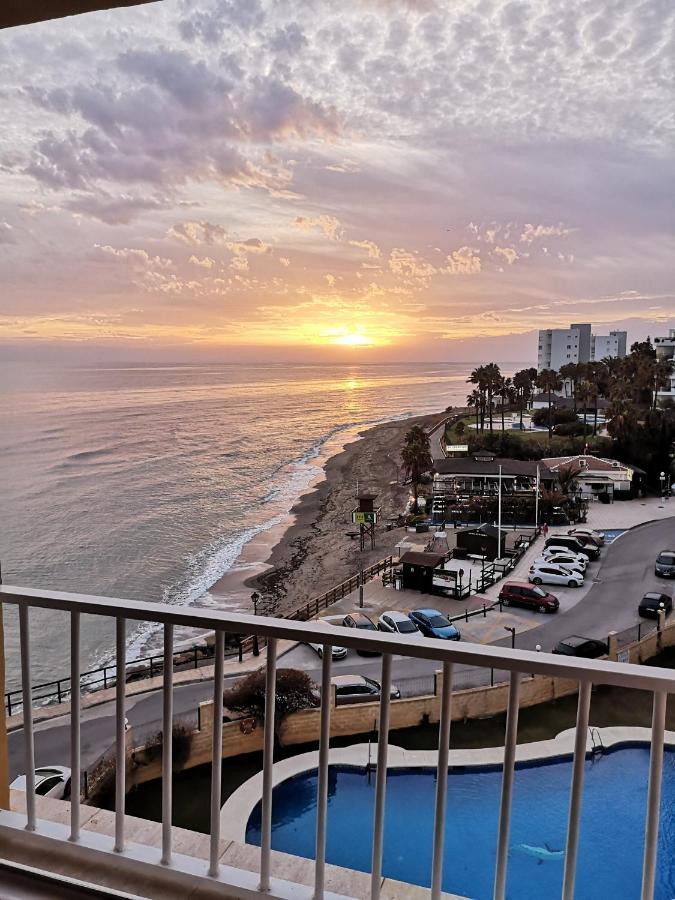 Beachfront Apartment Near Marbella Sitio de Calahonda エクステリア 写真